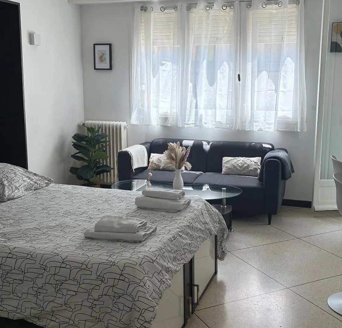 Nice Sejour Detente Studio Lumineux Balcon Cuisine Equipee Wifi 法国